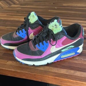 Nike Air Max 90 Sneakers